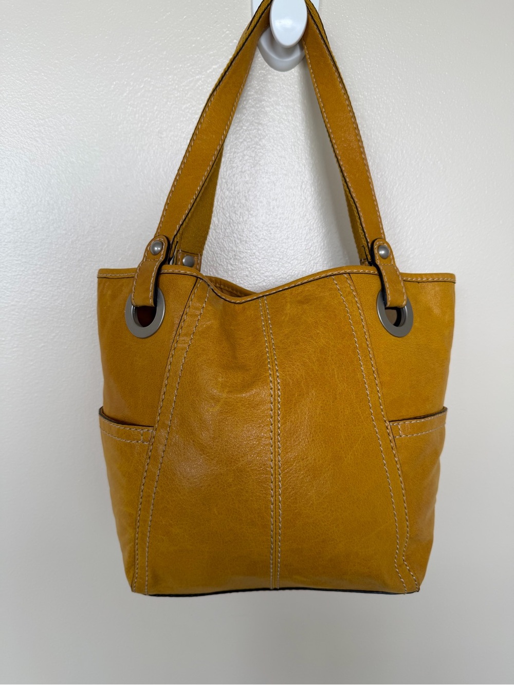 FOSSIL Mustard Yellow Gold Leather Vintage Hobo Shoulder Tote Bag w Silver Key - Picture 8 of 10